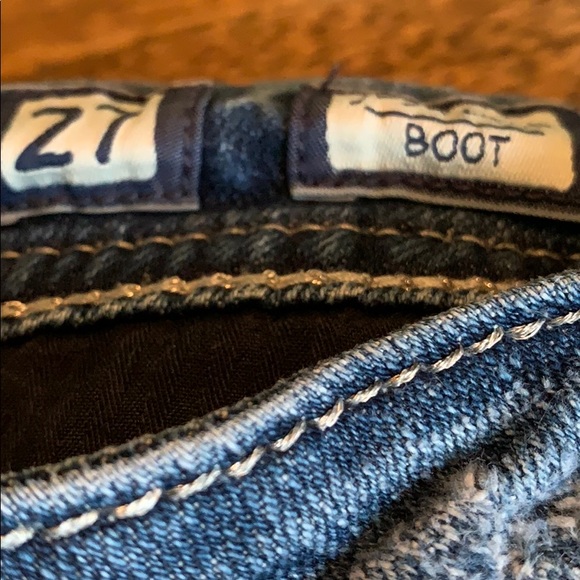 👖🎈HP👖🎈Miss Me bootcut Jeans - Picture 4 of 8